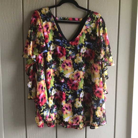 NY Collection Tops - NY Collection Woman 1X open back floral blouse